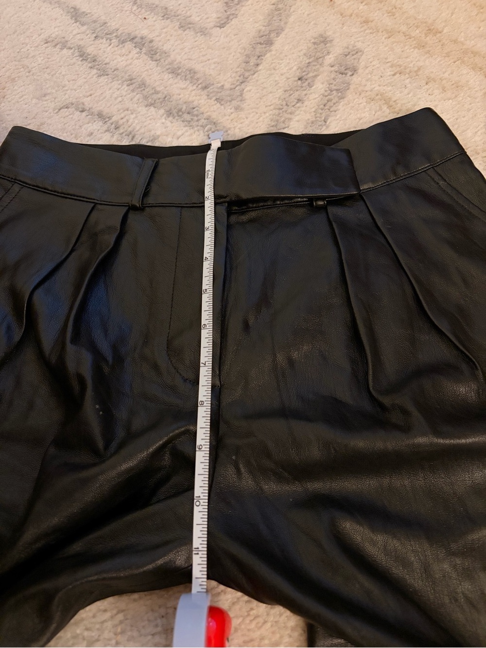 Alice and Olivia black straight leg vegan leather pants size 2 - Picture 9 of 10